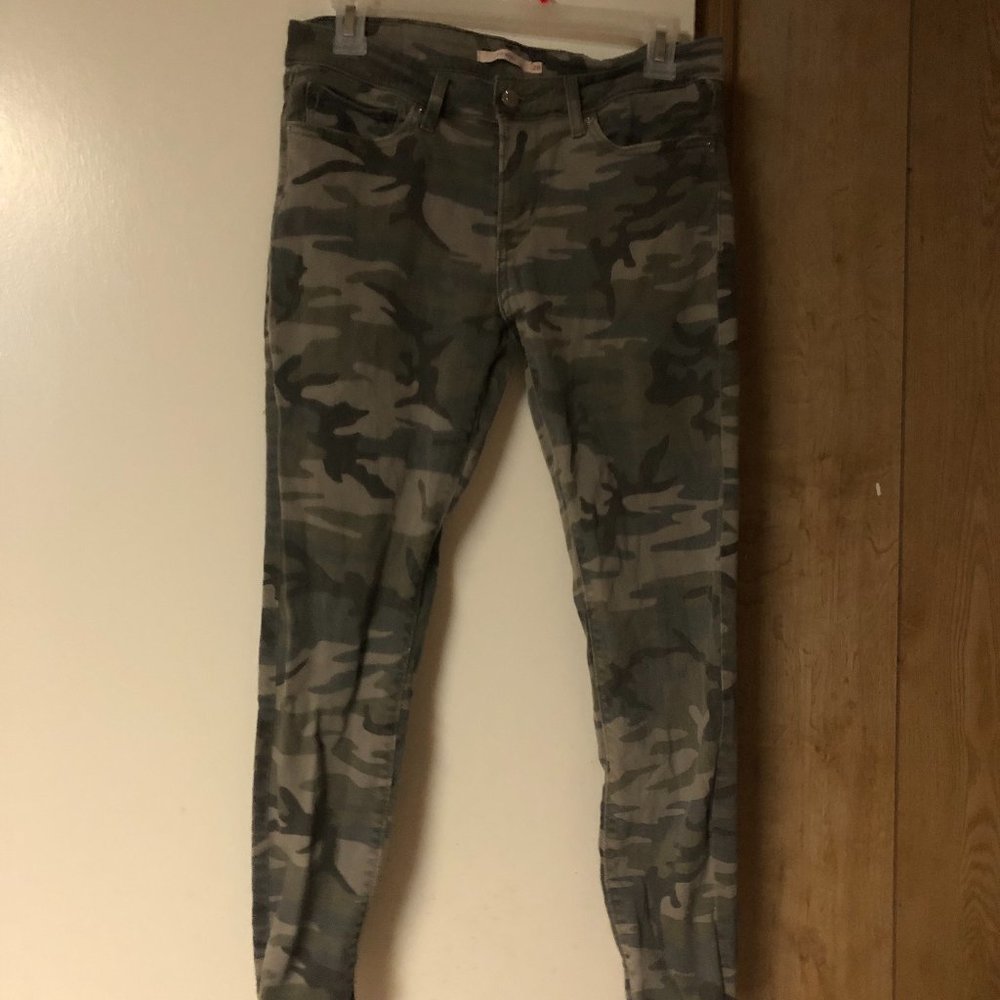 Brand: 711 Skinny , Size: 28 , Color: Camo